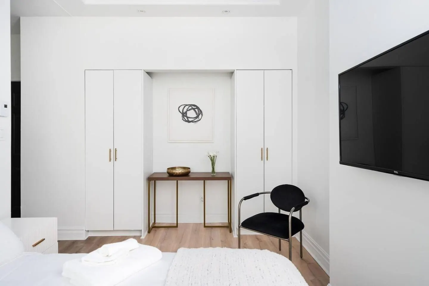 Penfield Suites Montreal Hotel