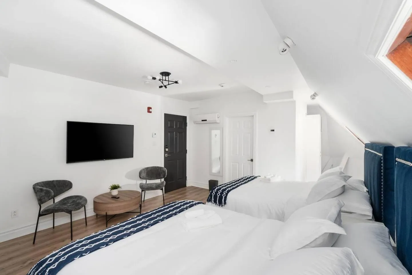 Hotel Penfield Suites Montreal Canada